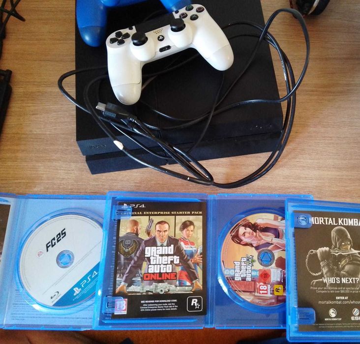 ps4 nou curatat, 2 controlere gta, mortal kombat x, fc 25 cu fire 1TB