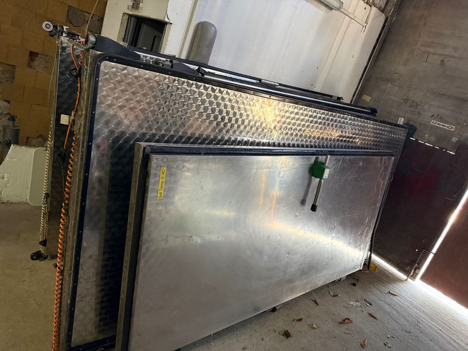 Uși pentru cameră frigo