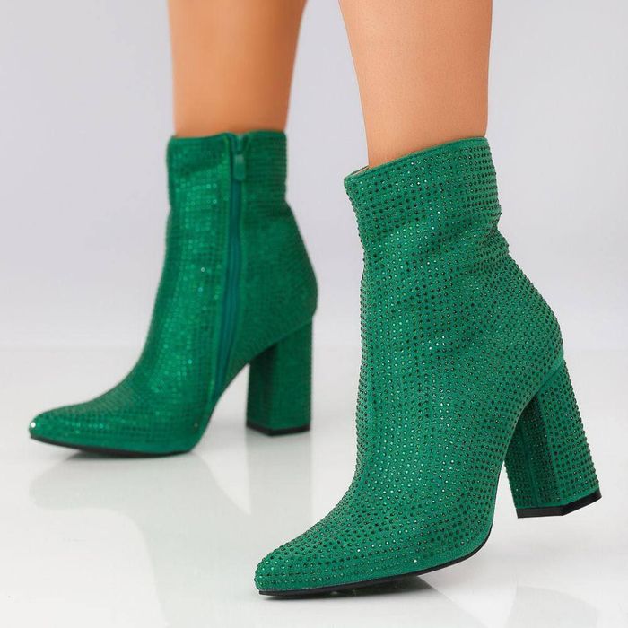 Botine superbe cu pietricele