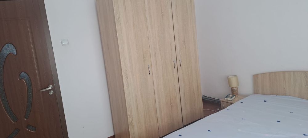 Inchiriez apartament