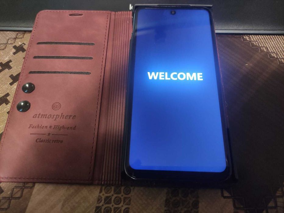 Телефон GSM 6.5 ' инча + калъф