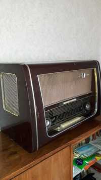 Продавам ретро немско радио STASSFURT.