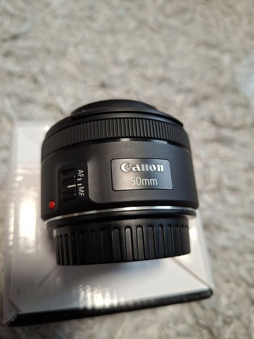Обектив Canon EF 50mm f/1.8 STM
