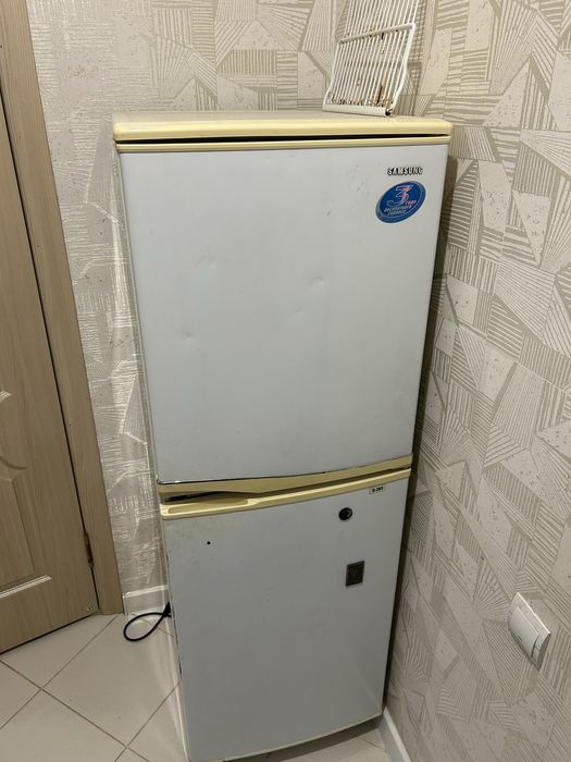 Холодильник Samsung