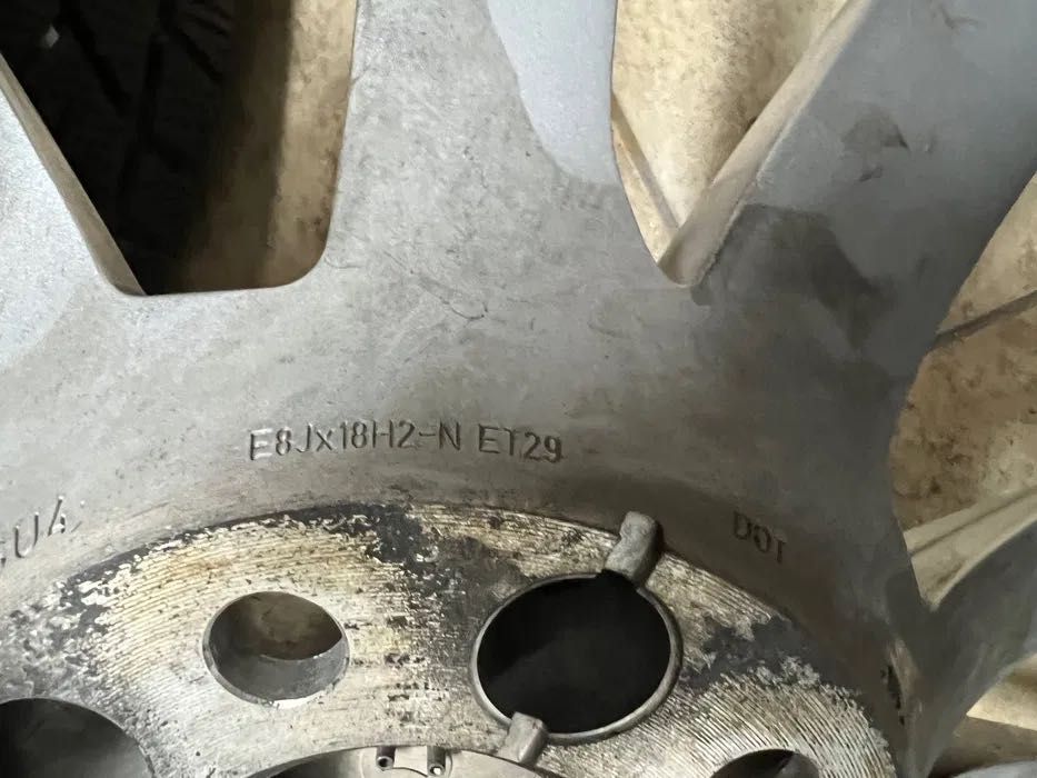 Ауди А8 Зимни гуми с джанти Dunlop 235/55R18  104H