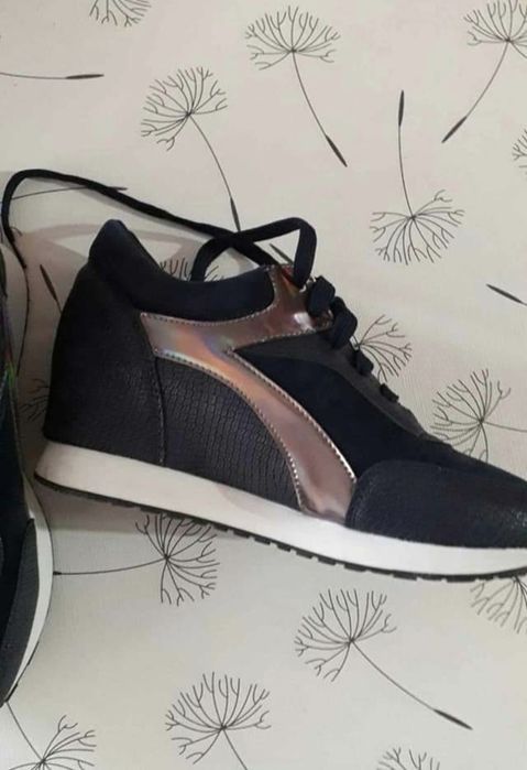 Дамски спортни кецове на платформа