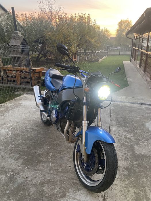 Vand sau Schimb Yamaha FZR600R
