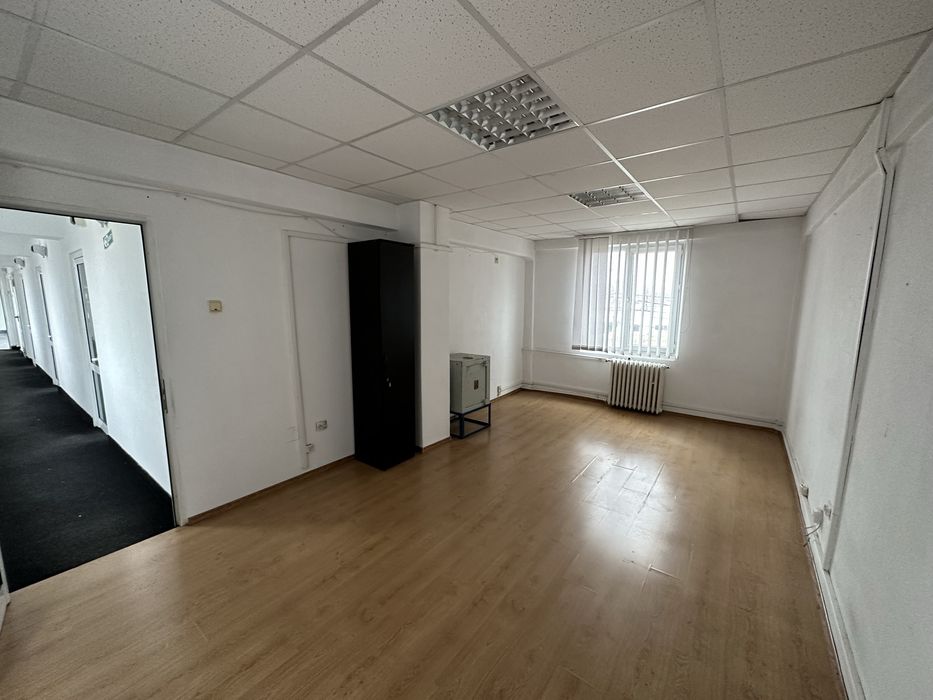 Inchiriem  spatii birouri  zona port