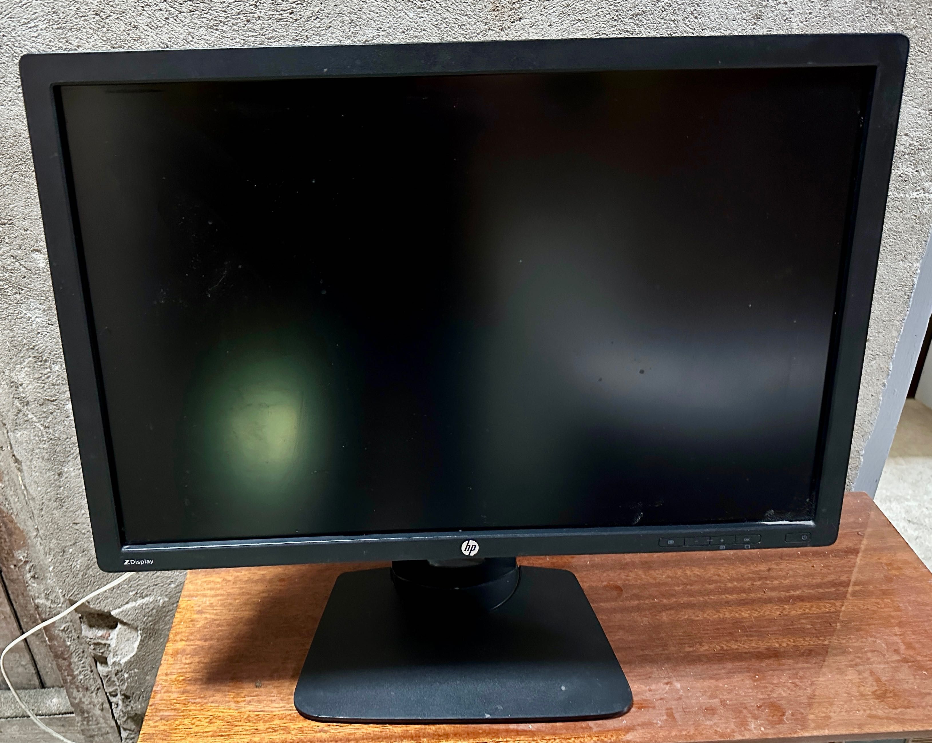 Монитор HP Z Display Z24i (2 броя)