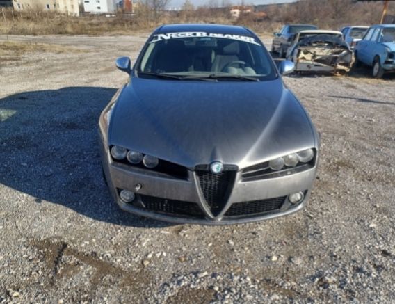 Alfa 159 1.9 jtd 150 к с на части