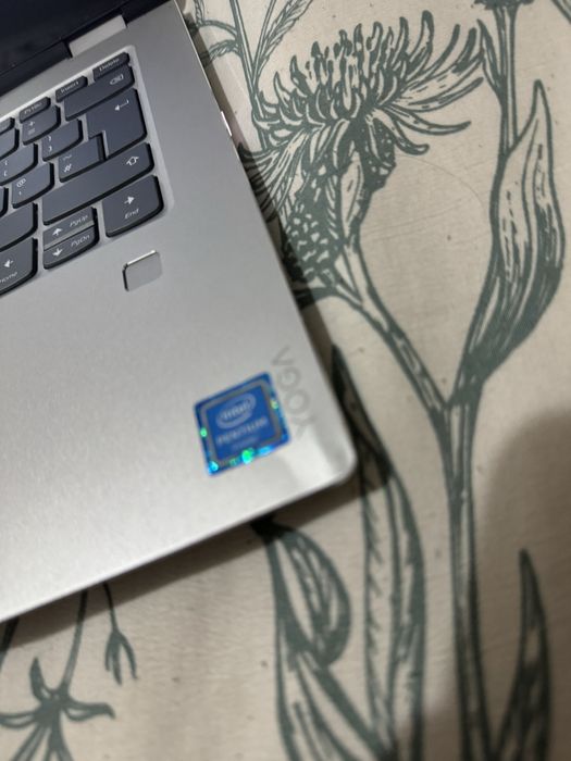 Laptop Lenovo Yoga 520 intel pentium