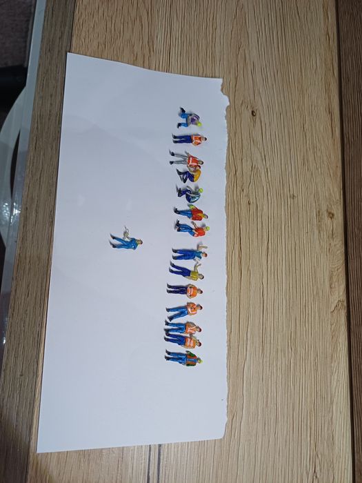 Figurine machete 1.87 HO