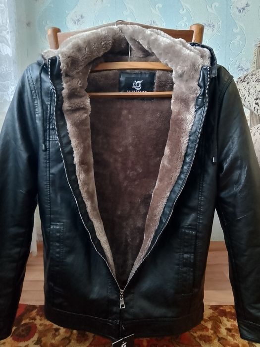 Продам куртку зимнюю на мальчика состояние новое размер 46 . 48 маломе