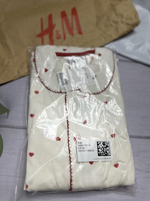 В нвличии пижамка для девочки от нм