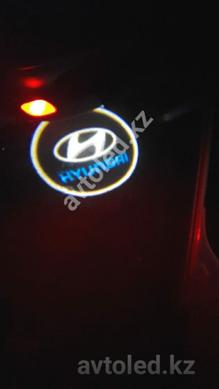Тойота Камри 40 50 75 подсветка дверей с лого авто LED подарок мужчине