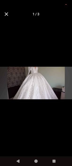 Официални рокли.