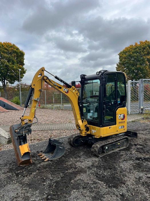 miniexcavator CAT sau CATERPILLAR din 2021