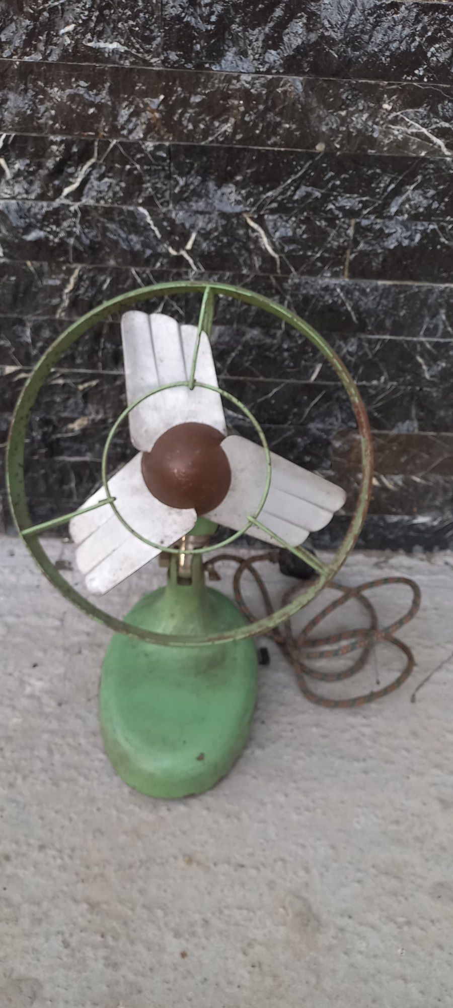 Lampa industriala ventilator vechi colecție din metal fabricat în 1950