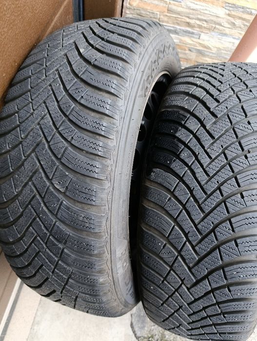 Set 4 anvelope de iarnă cu jante 205/55/R16 Hankook