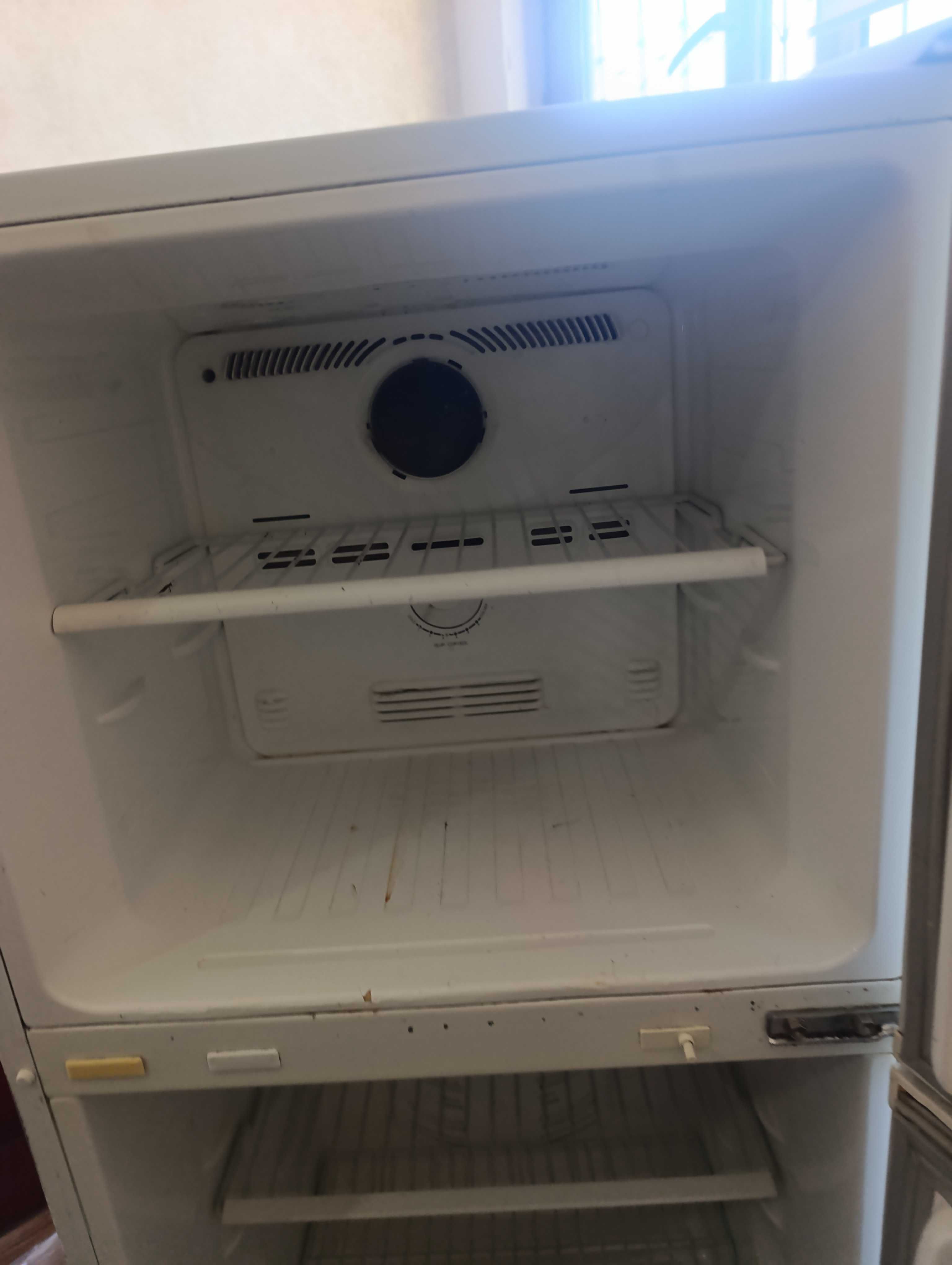 Продам холодильник Samsung  б/у