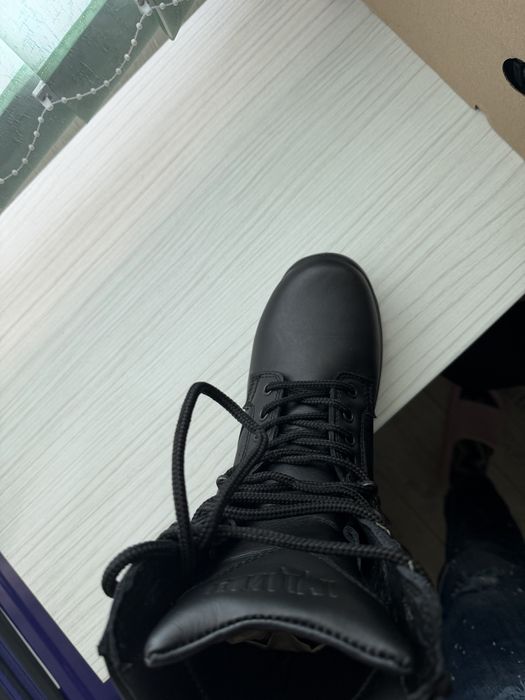 Зимни полицейски кубинки