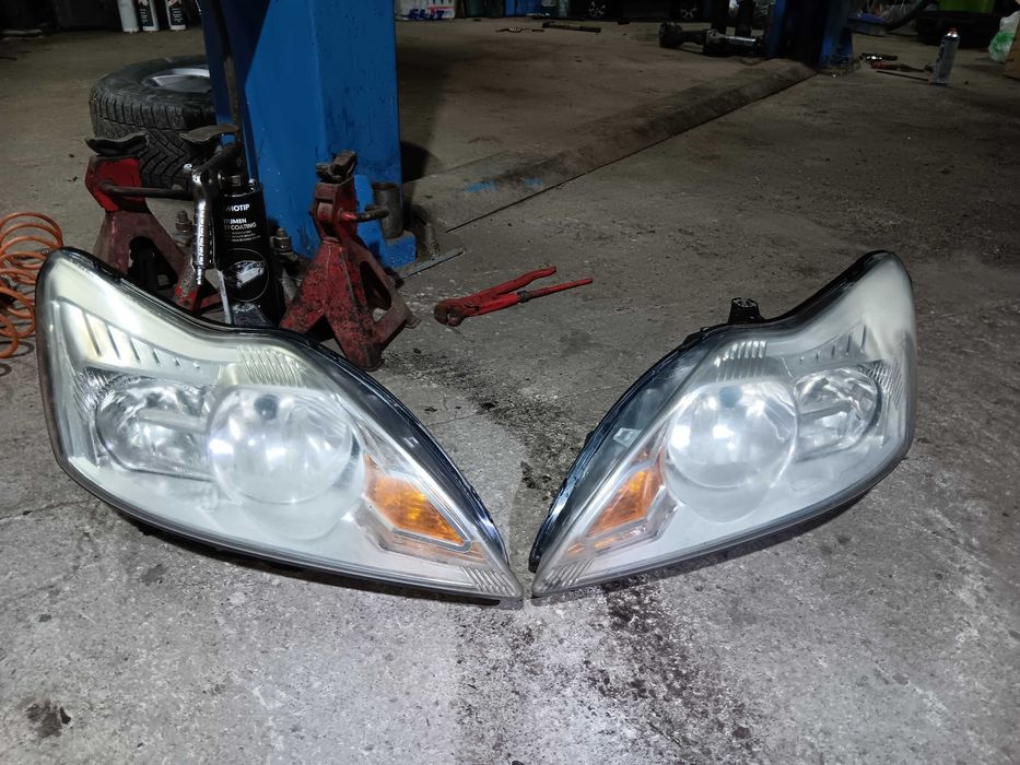 Faruri fată Ford focus MK2