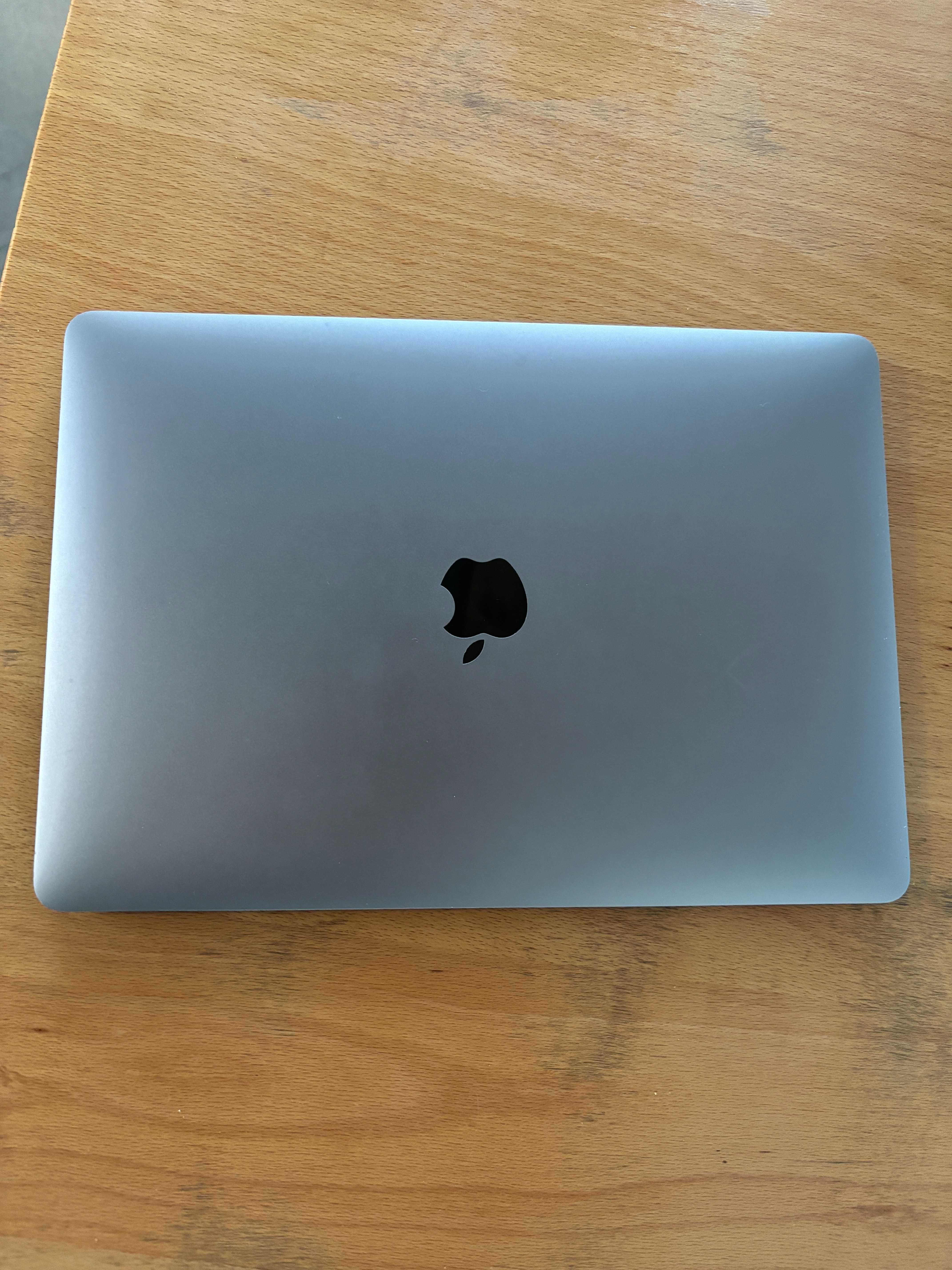 MacBook Air 2019 - Intel Core i5, 1.6GHz, 13" Retina Display