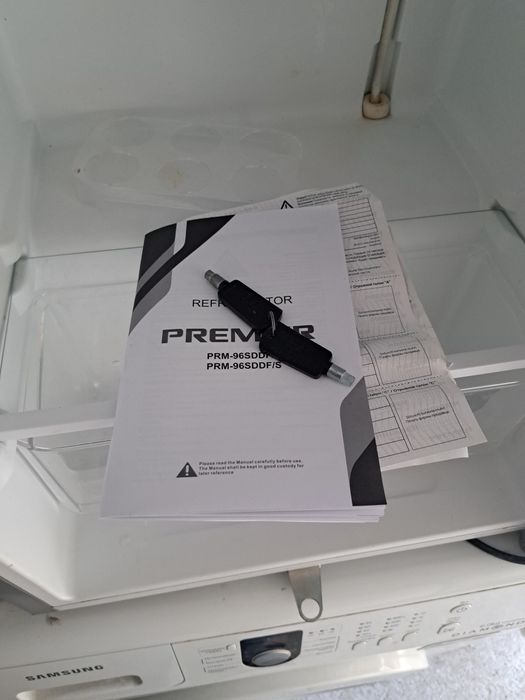 продам холодильник PREMIER для офиса отличное состояние
