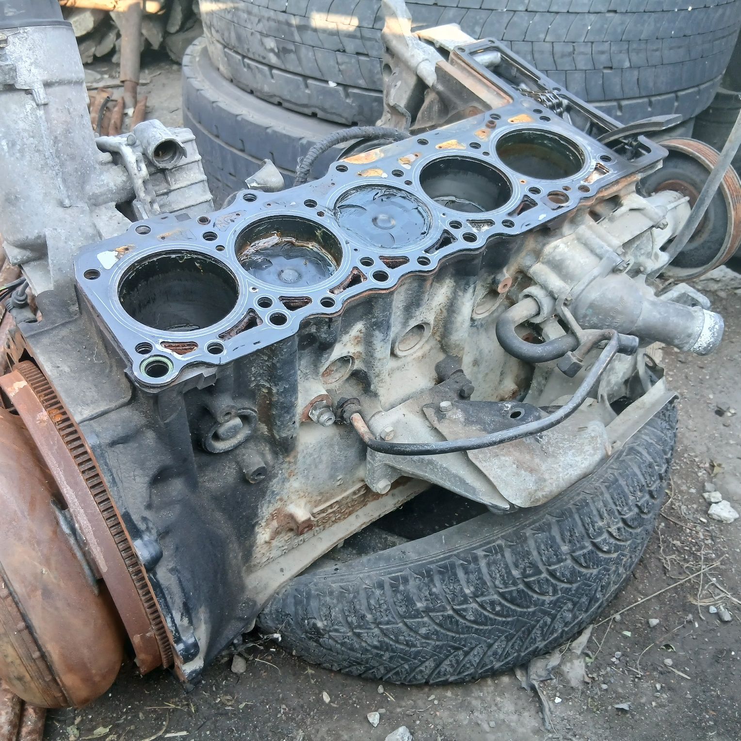 Двигател Mercedes om 605 2.5 turbodiesel