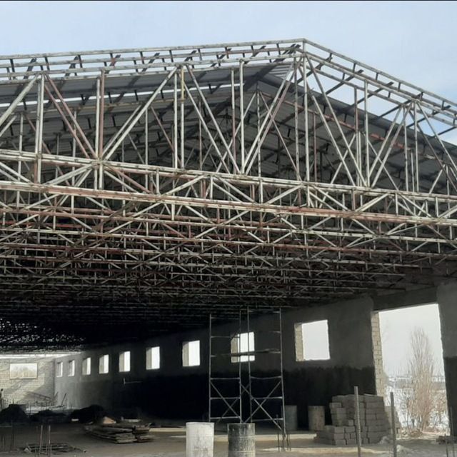 Doʻstlar biz sizlar uchun xar xil turdagi tom va naveslar katta binola