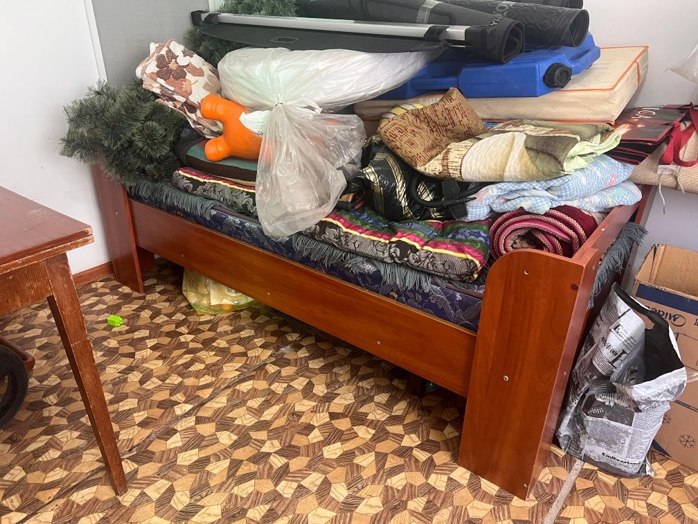 Кровать в хорошем состоянии