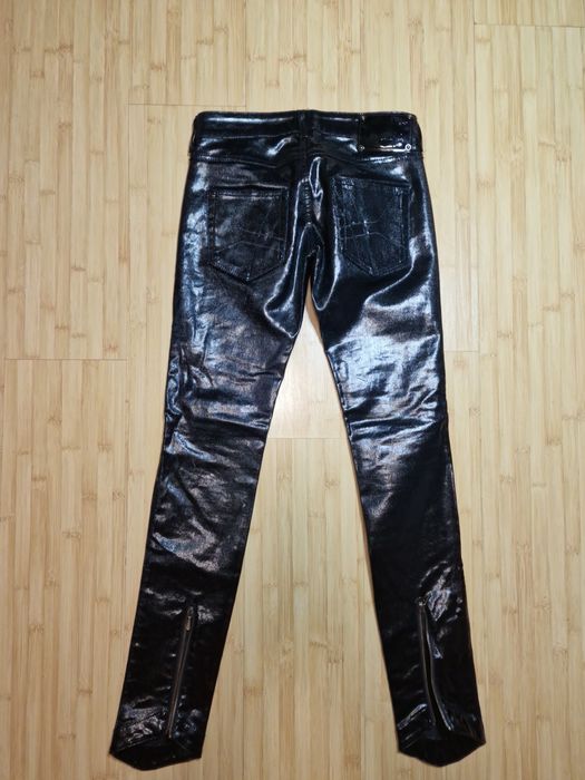 Pantaloni piele lăcuită Pinko