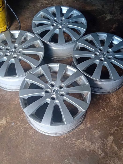 Vând jante R18 de toyota