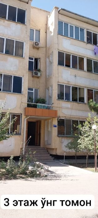 Срочно продаётся 2 комната на 3 этаже Военный Городок