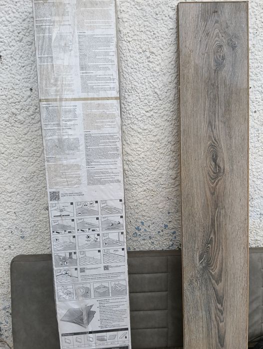 Parchet laminat nou – 60 lei/bax (9 baxuri disponibile)