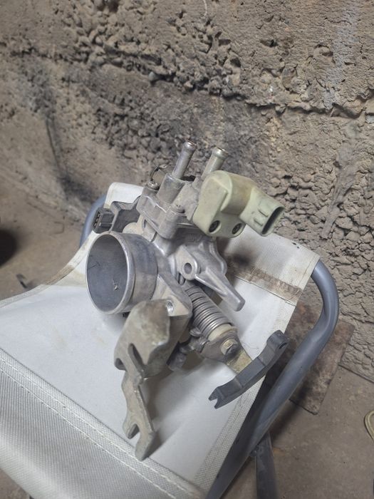 заслонка на карина е 15000