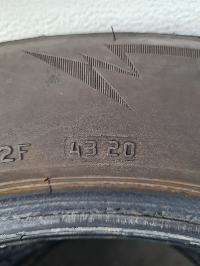 Зимни гуми 2 броя BRIDGESTONE Blizzak LM005 205 60 R16 дот 4320