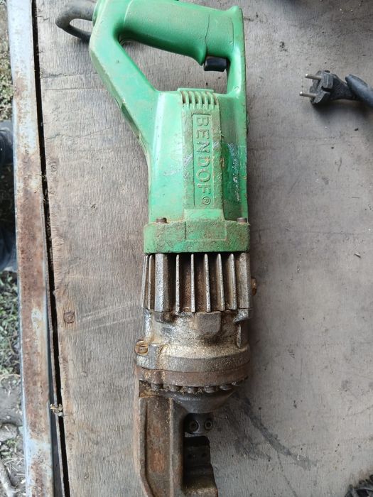 Masina de taiat fier beton