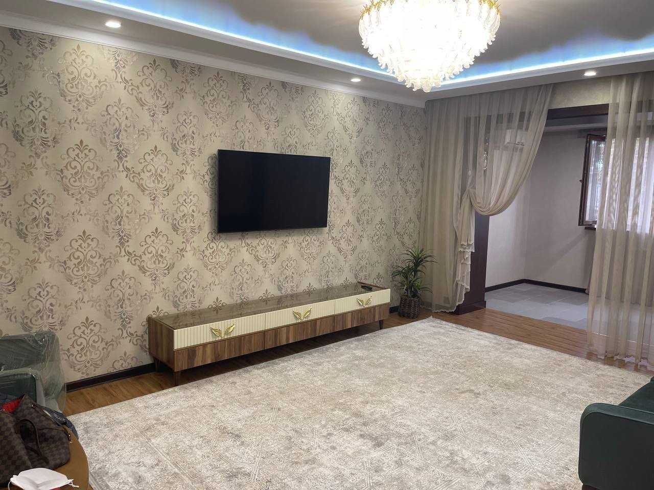 Продается квартира с ремонтом 3/4/4 на ц-1