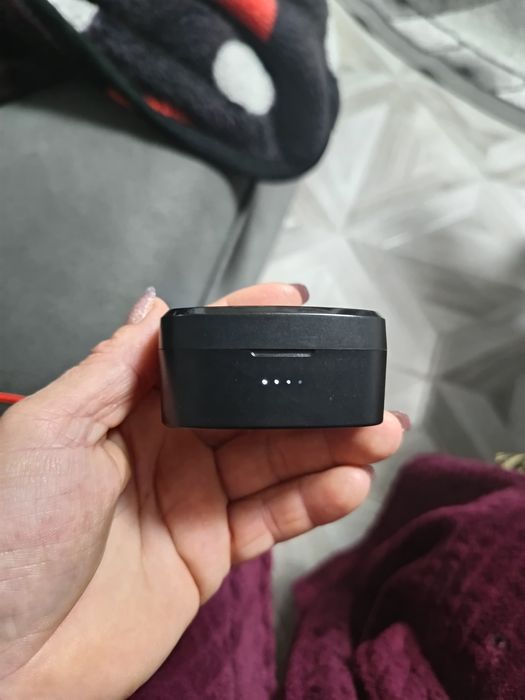 Căști Guess Noi O dată folosite