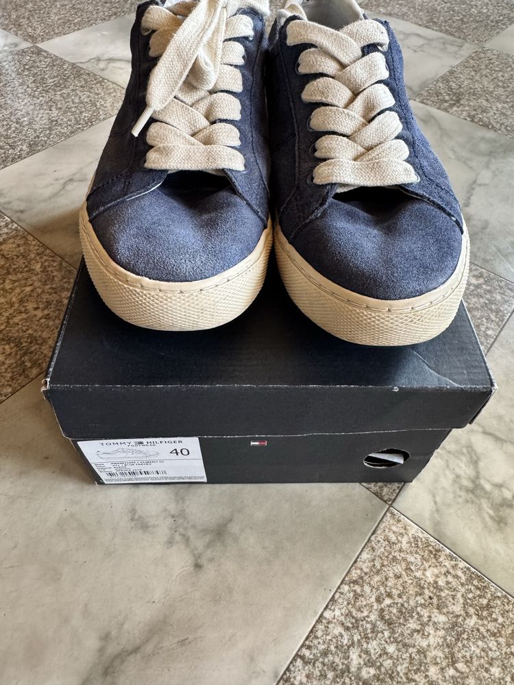 Tommy Hilfiger sneakers велурени кецове/маратонки 39 номер