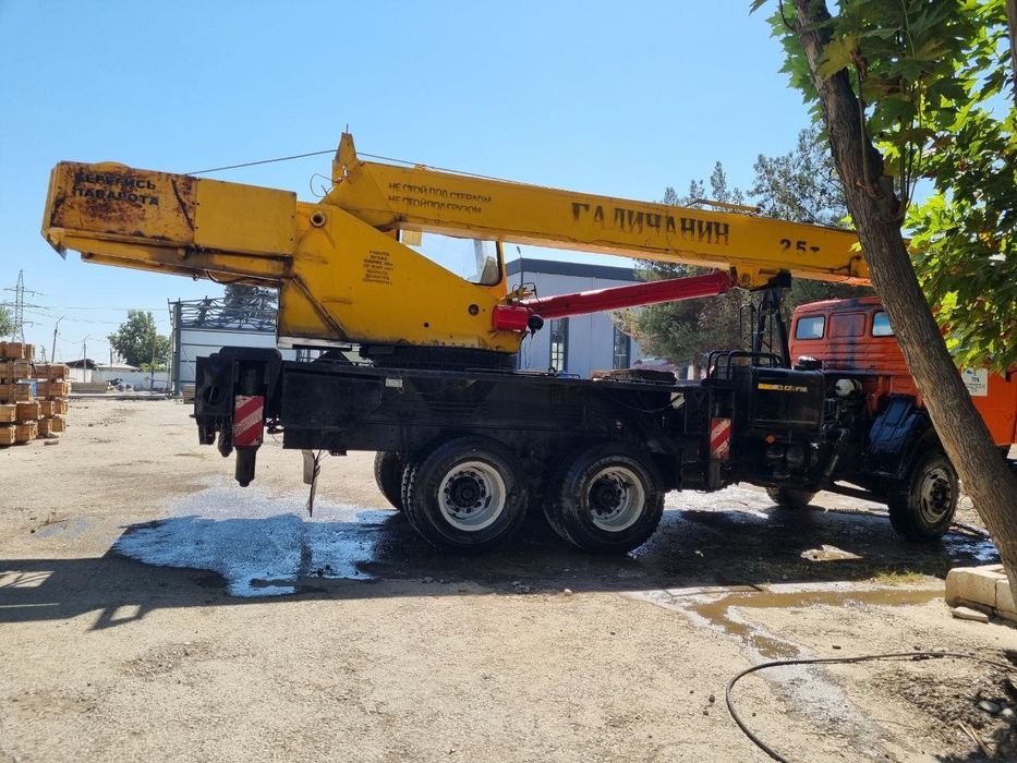 Автокран 25тонна