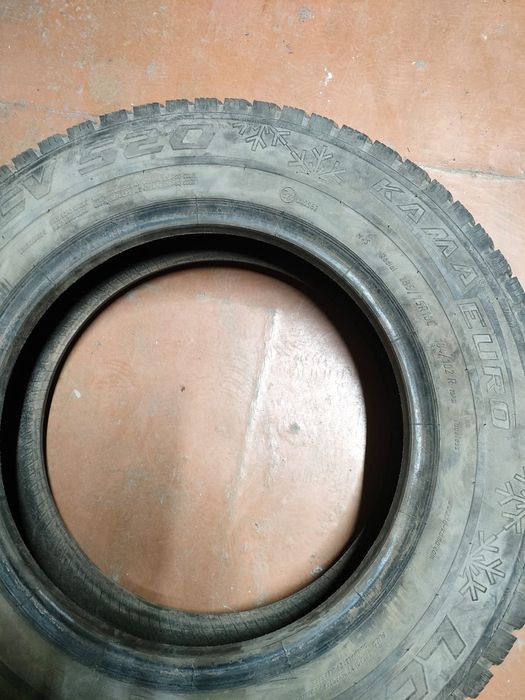 Продам шины на газель зимние шипованные