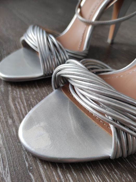 Sandale elegante  Zara Woman, noi fara eticheta, marimea 40