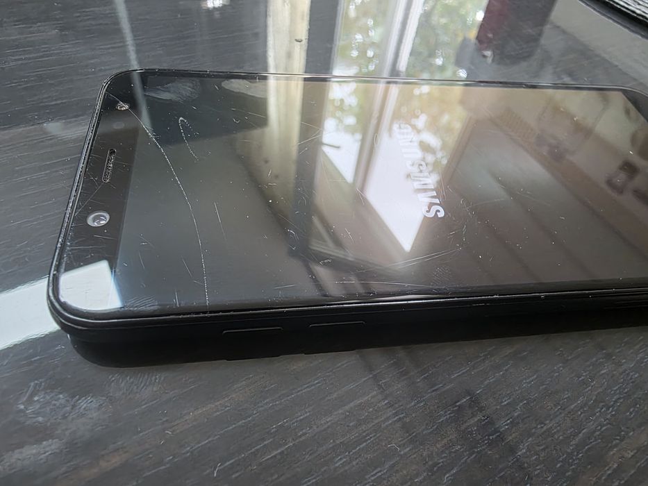Samsung a6 2018 negru sparta sticla