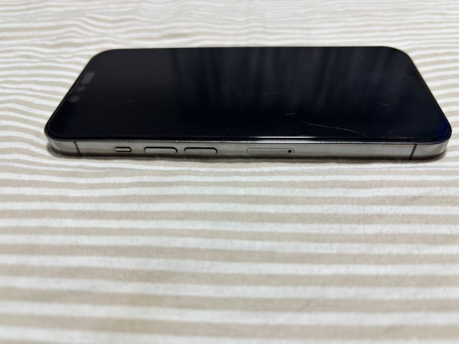 Vând iPhone 13 pro128gh și iPhone 15-128 gb