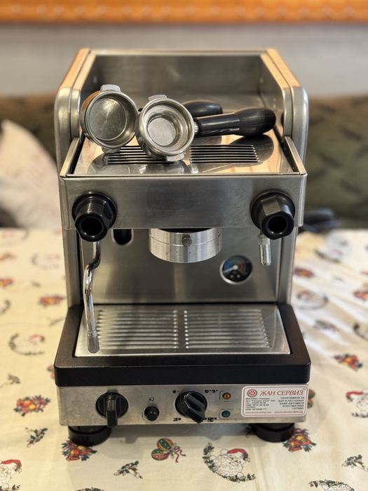 Професионална кафемашина La Cimbali Junior