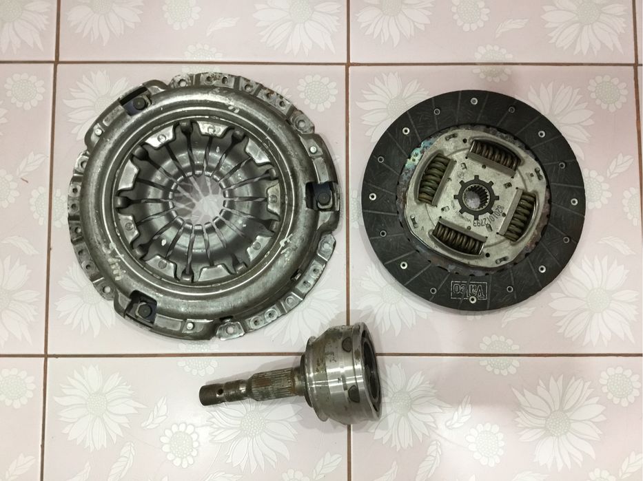 Продам корзину и диск сцепления на Рено Дастер