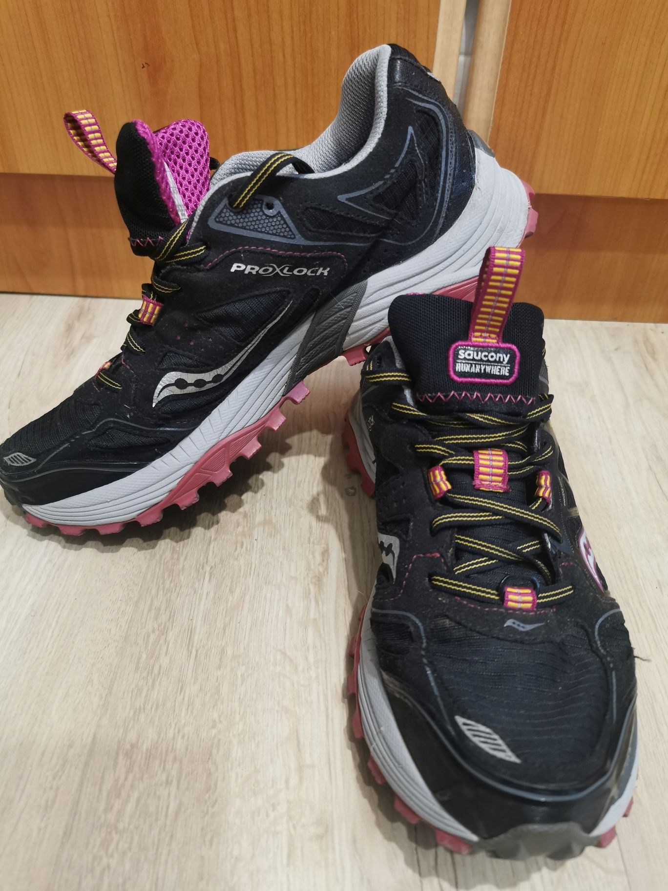 Adidași Saucony Gore-tex 40,5