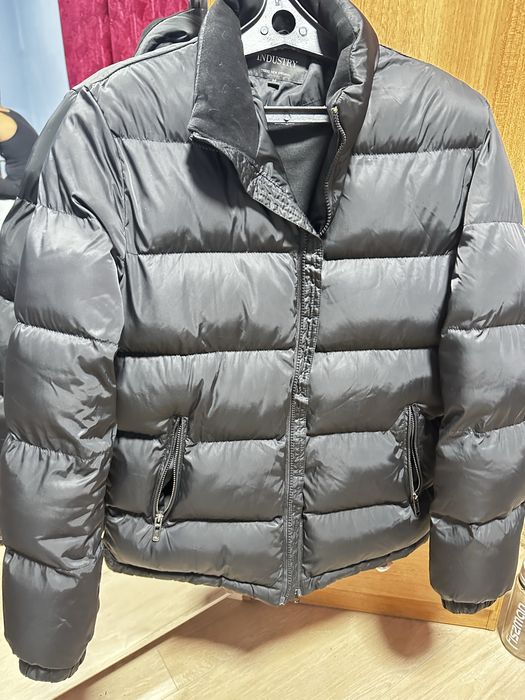 Мужская куртка черного цвета